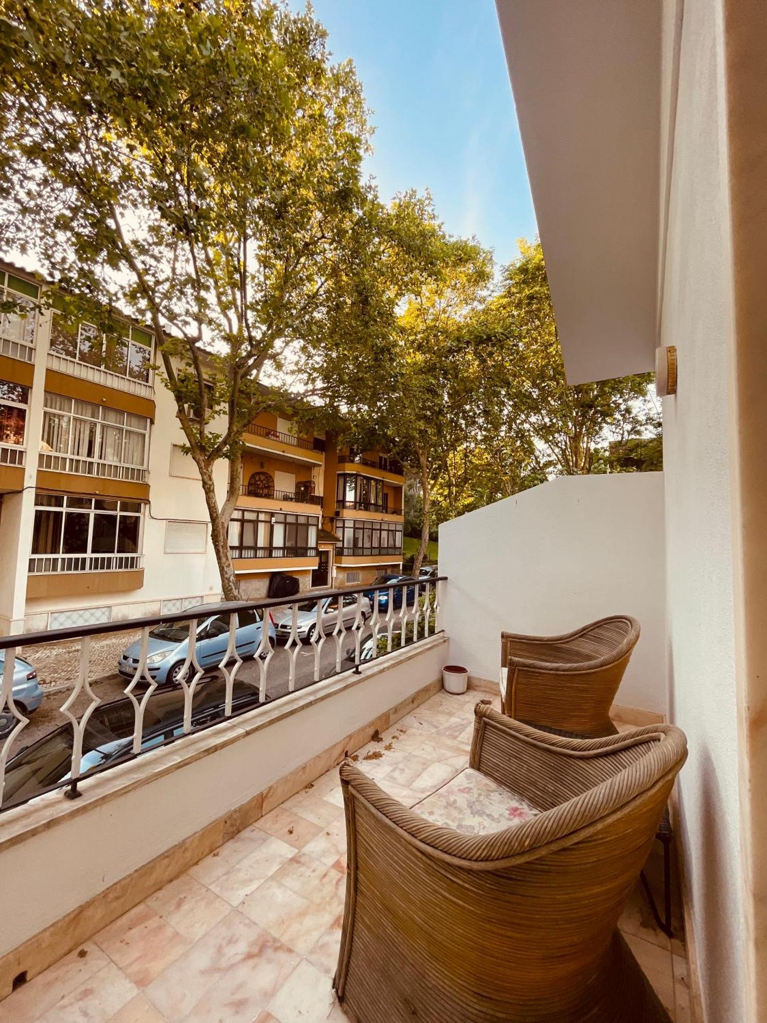 Lisbon Soul Surf Camp Hostel Cascais Exterior photo