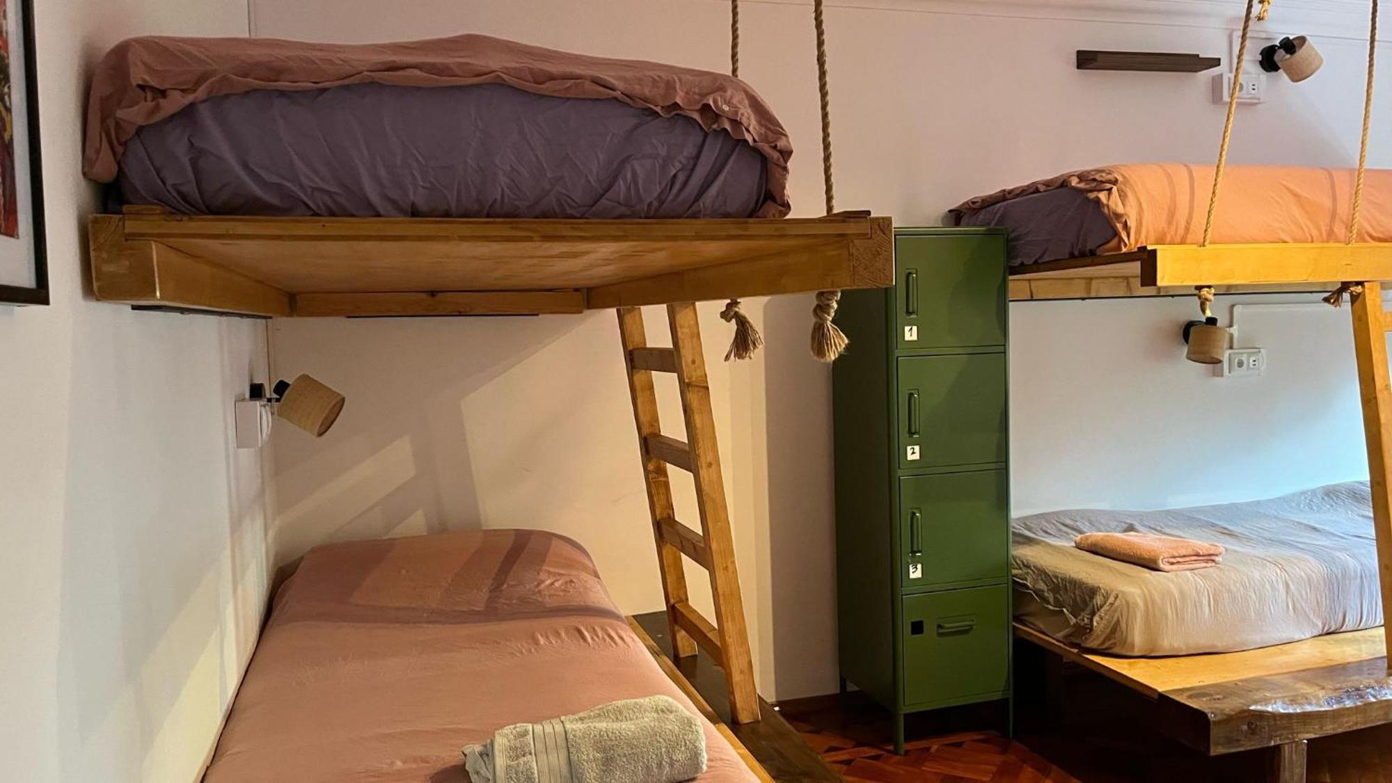 Lisbon Soul Surf Camp Hostel Cascais Exterior photo